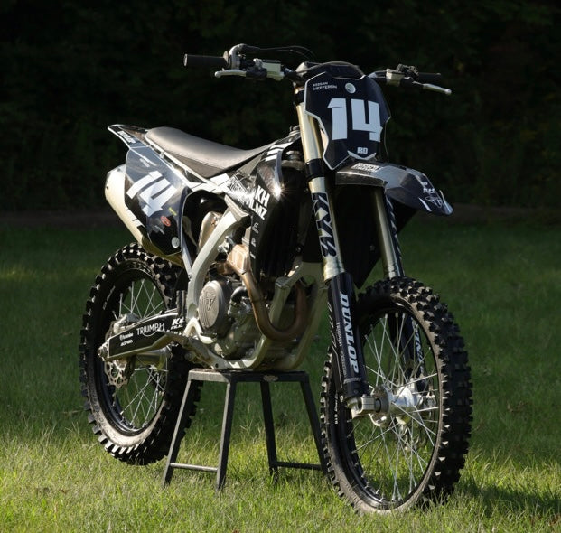 Fully Customized Graphics