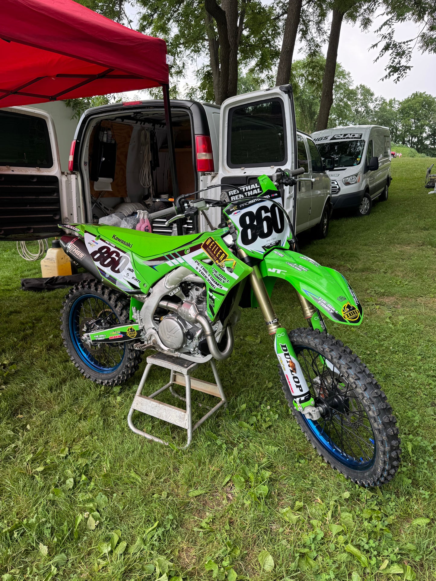 Fully Customized Graphics