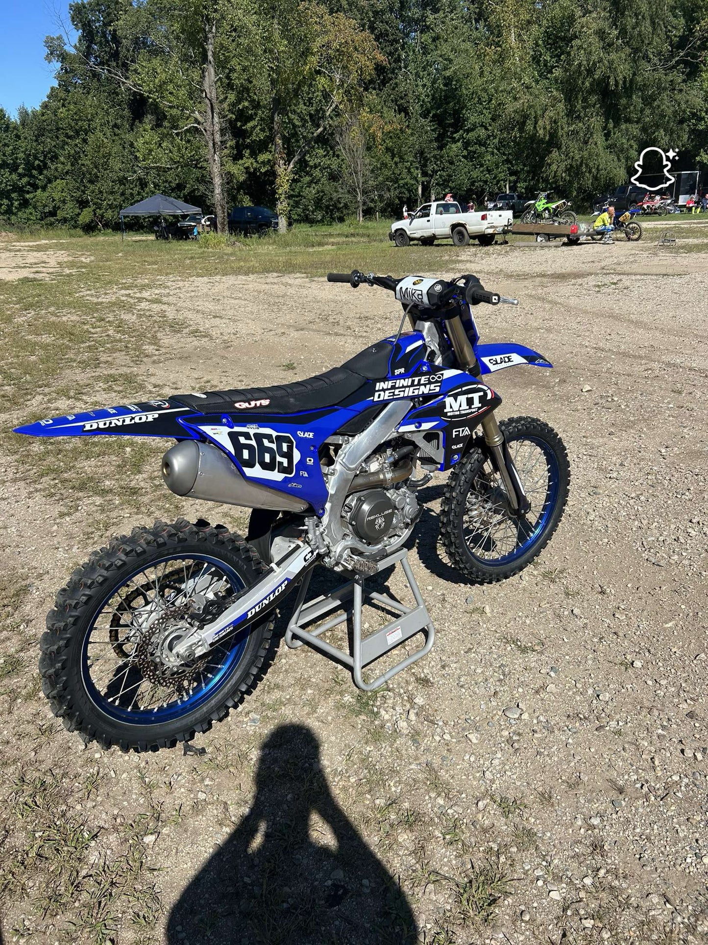 Fully Customized Graphics
