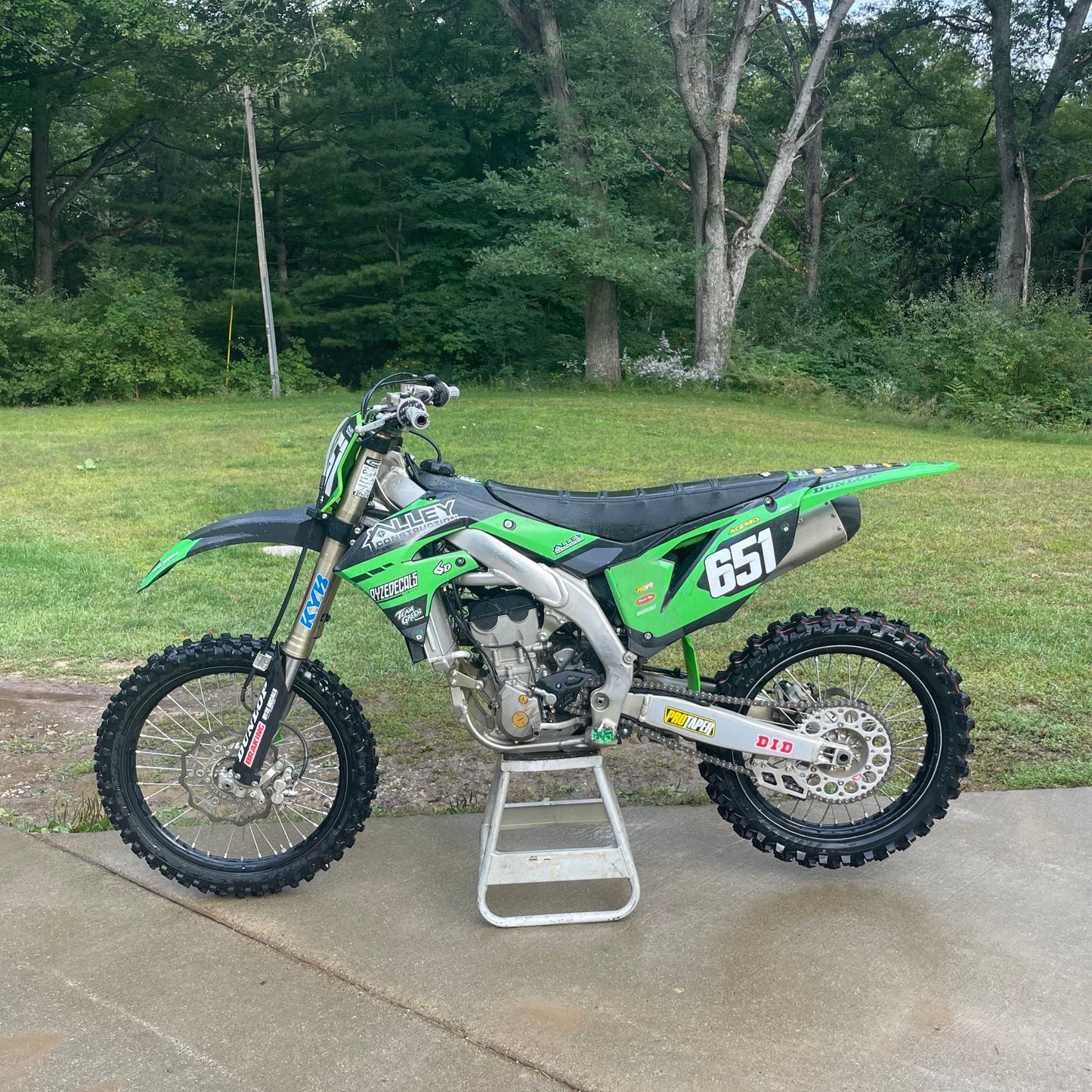 Fully Customized Graphics