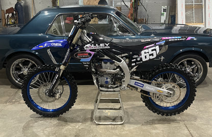 Fully Customized Graphics